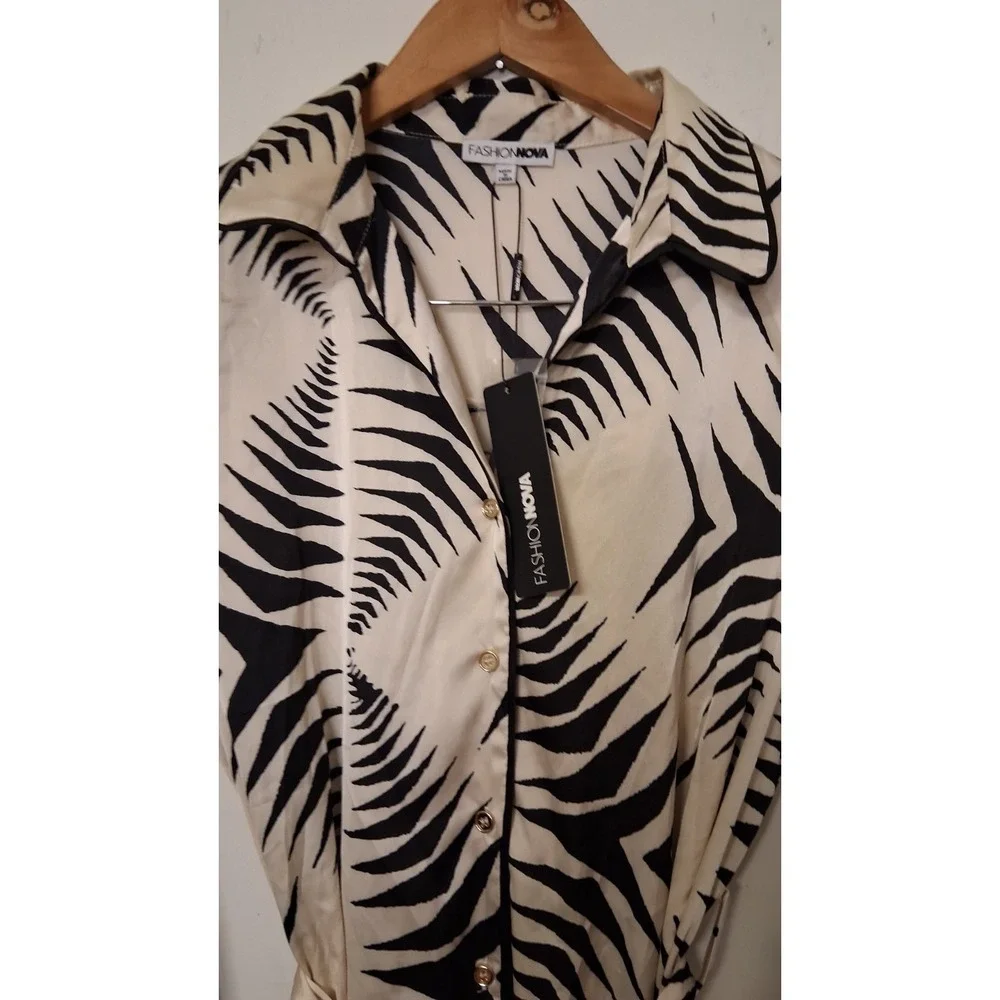 Women's Animal Print Zebra Belted Dress‎ M Long Sleeve Maxi Fringe Tassel NWT - Picture 4 of 8